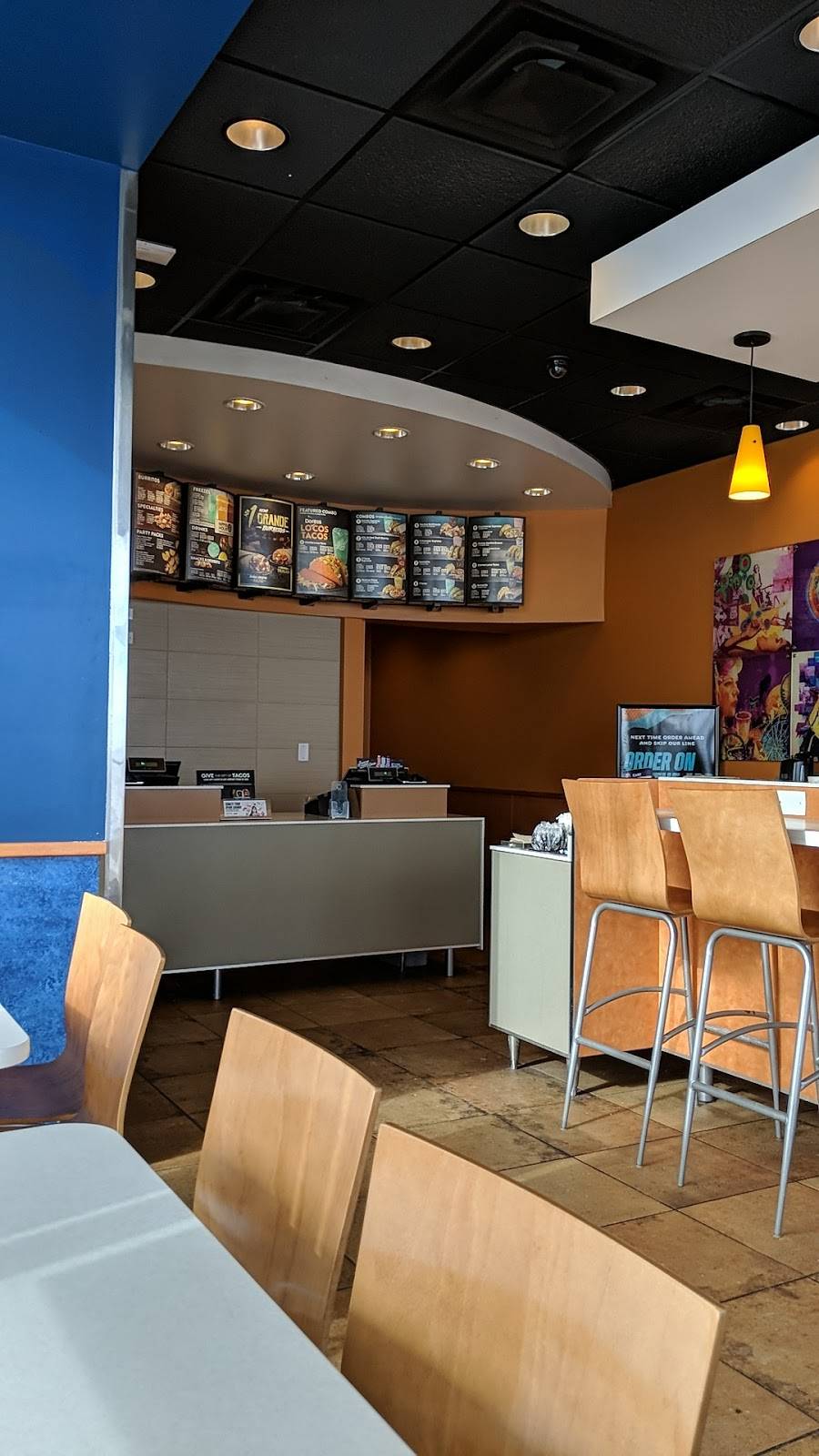 Taco Bell | meal takeaway | 1221 N Caron Rd Unit 700, Rochelle, IL 61068, USA | 8155610711 OR +1 815-561-0711