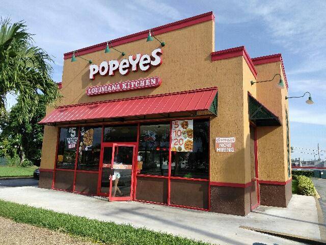 Popeyes Louisiana Kitchen | restaurant | 2490 NW 79th St, Miami, FL 33147, USA | 3058365514 OR +1 305-836-5514