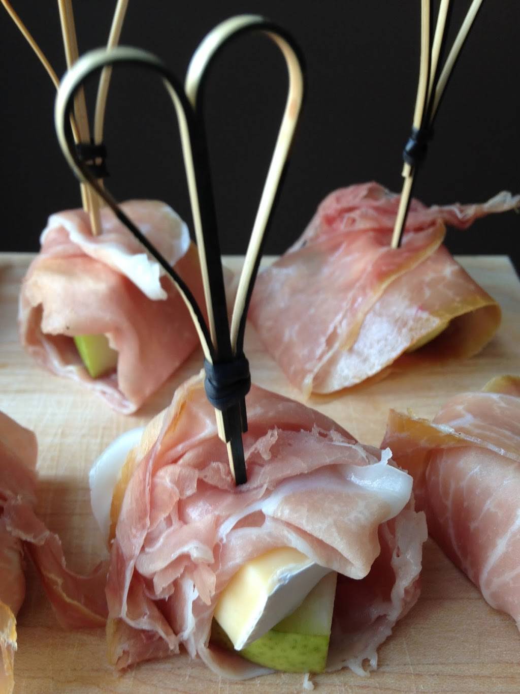 Mercasa Little Italy Eatery | restaurant | 195 Henry St, Brantford, ON N3S 5C9, Canada | 2262275821 OR +1 226-227-5821