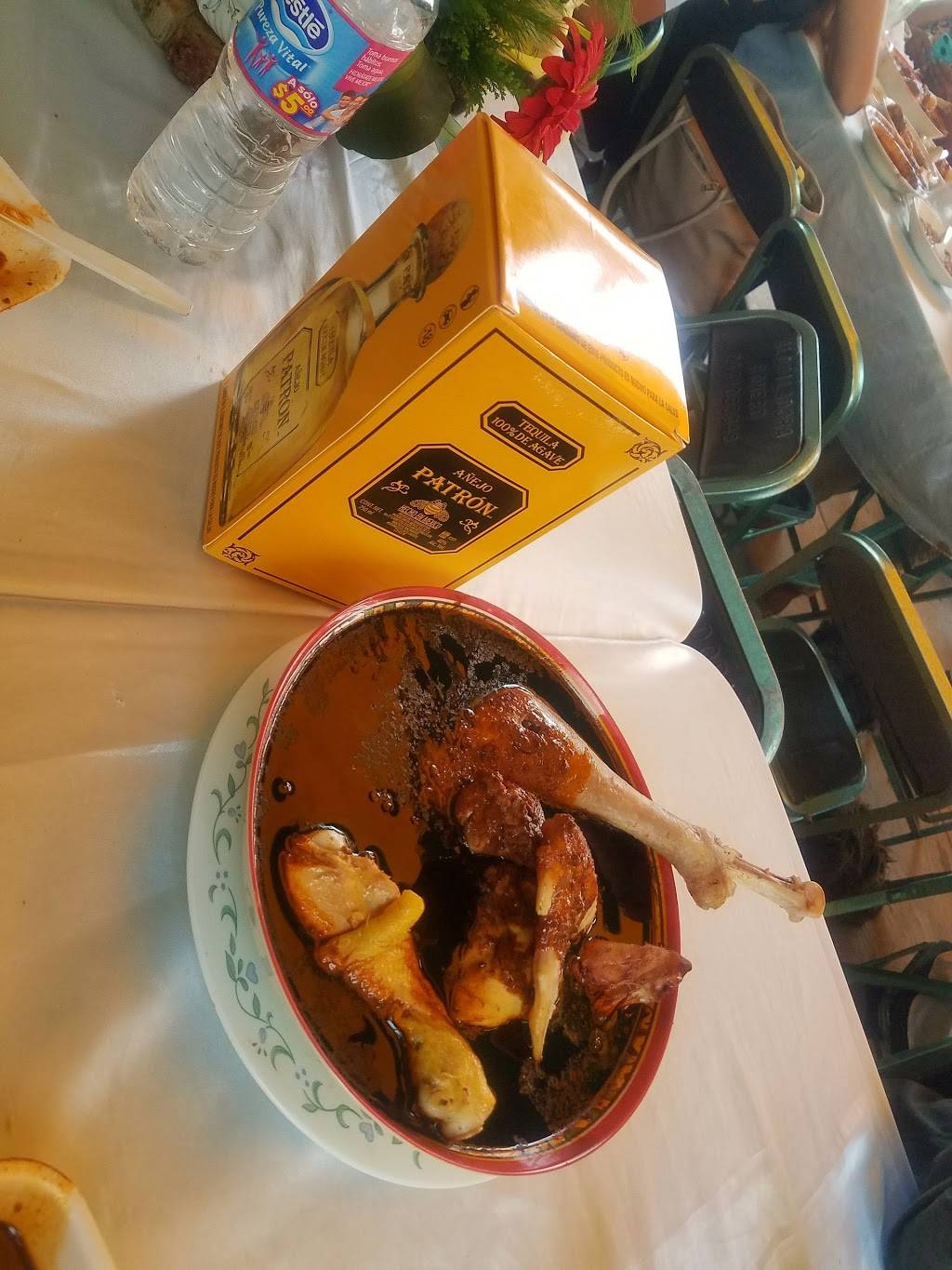 Serenata Restaurant | restaurant | 1854 E Main St, Bridgeport, CT 06610, USA | 2036960315 OR +1 203-696-0315