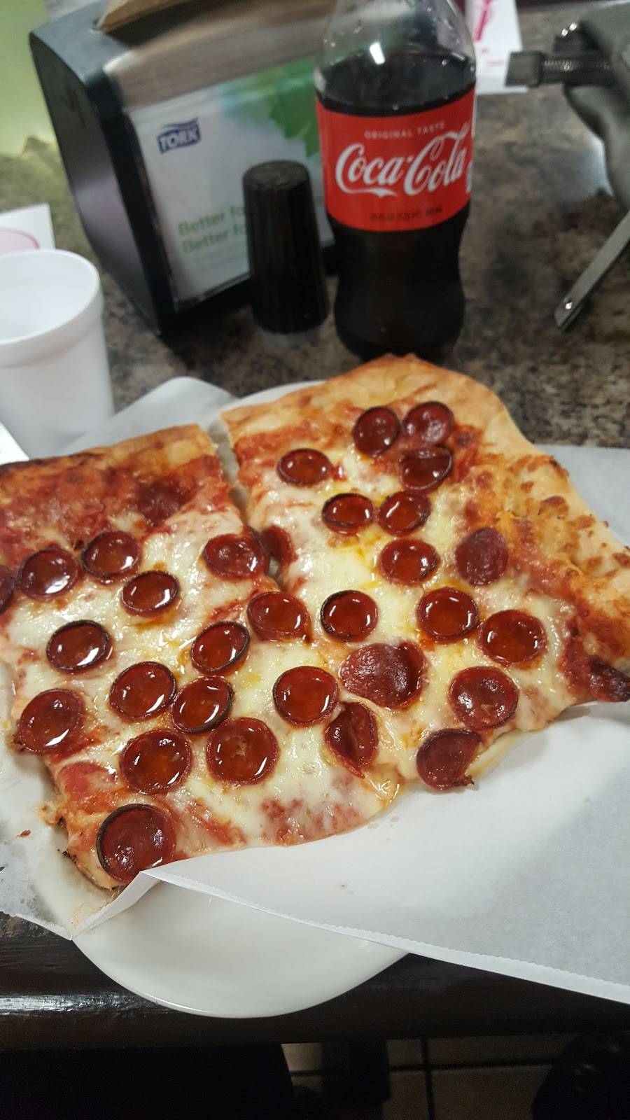 Avenues Restaurant & Catering | restaurant | 1116 Hertel Ave, Buffalo, NY 14216, USA | 7168775959 OR +1 716-877-5959