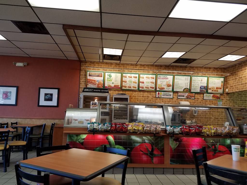 Subway Restaurants | restaurant | Shops of, 100 Country Club Rd Ste 105, Argyle, TX 76226, USA | 9404649988 OR +1 940-464-9988