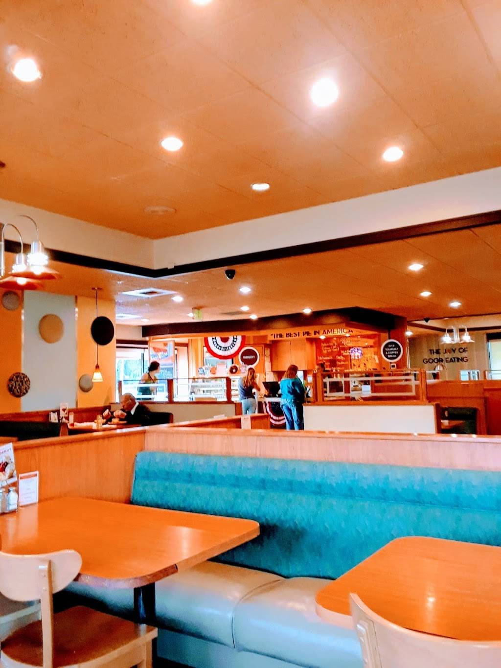 Village Inn | bakery | 720 W Dimond Blvd, Anchorage, AK 99515, USA | 9073440010 OR +1 907-344-0010