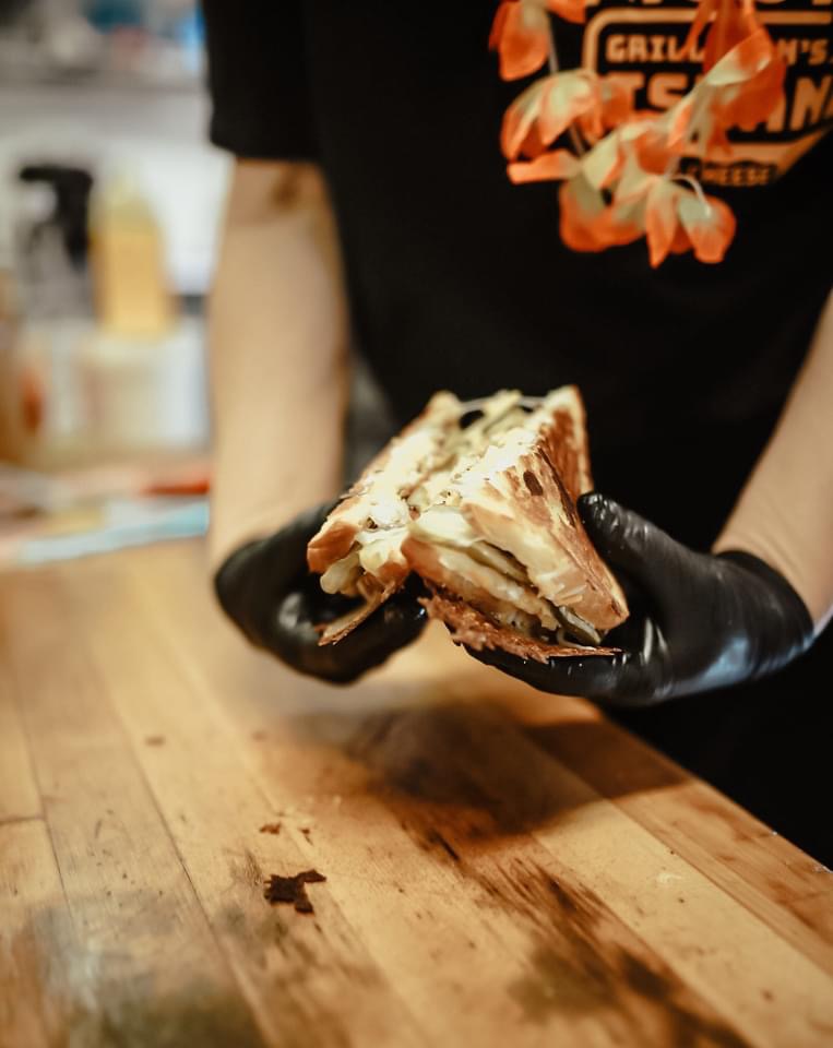 Grillagans Island | restaurant | 6232 State Hwy 20, Lucerne, CA 95458, USA | 7074619925 OR +1 707-461-9925