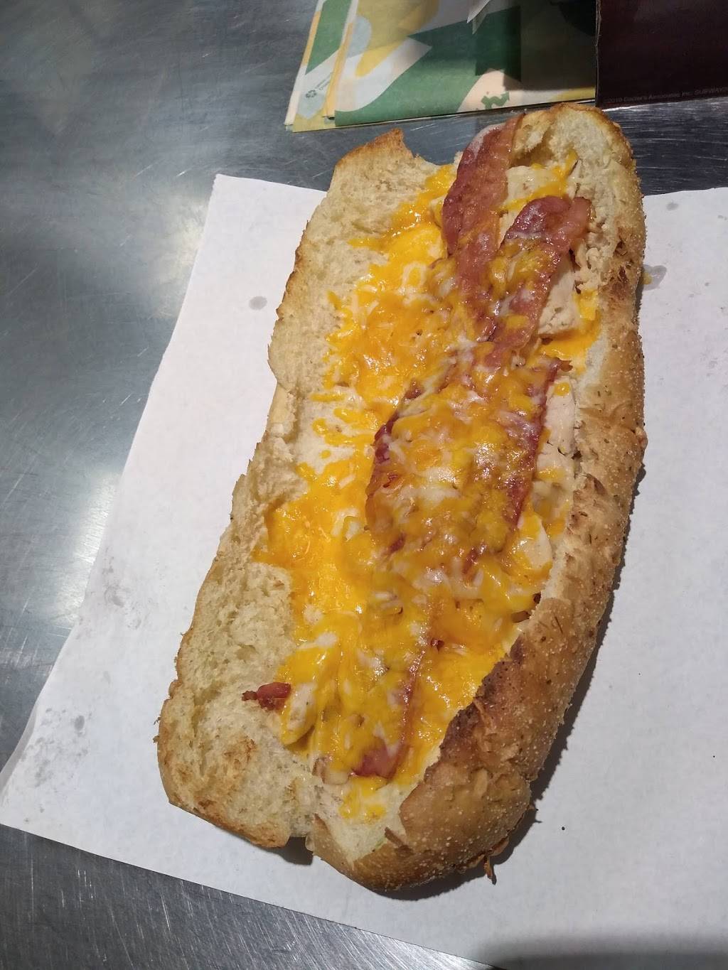 Subway | restaurant | 2467, 3906 E 82nd St, Indianapolis, IN 46240, USA | 3175794900 OR +1 317-579-4900