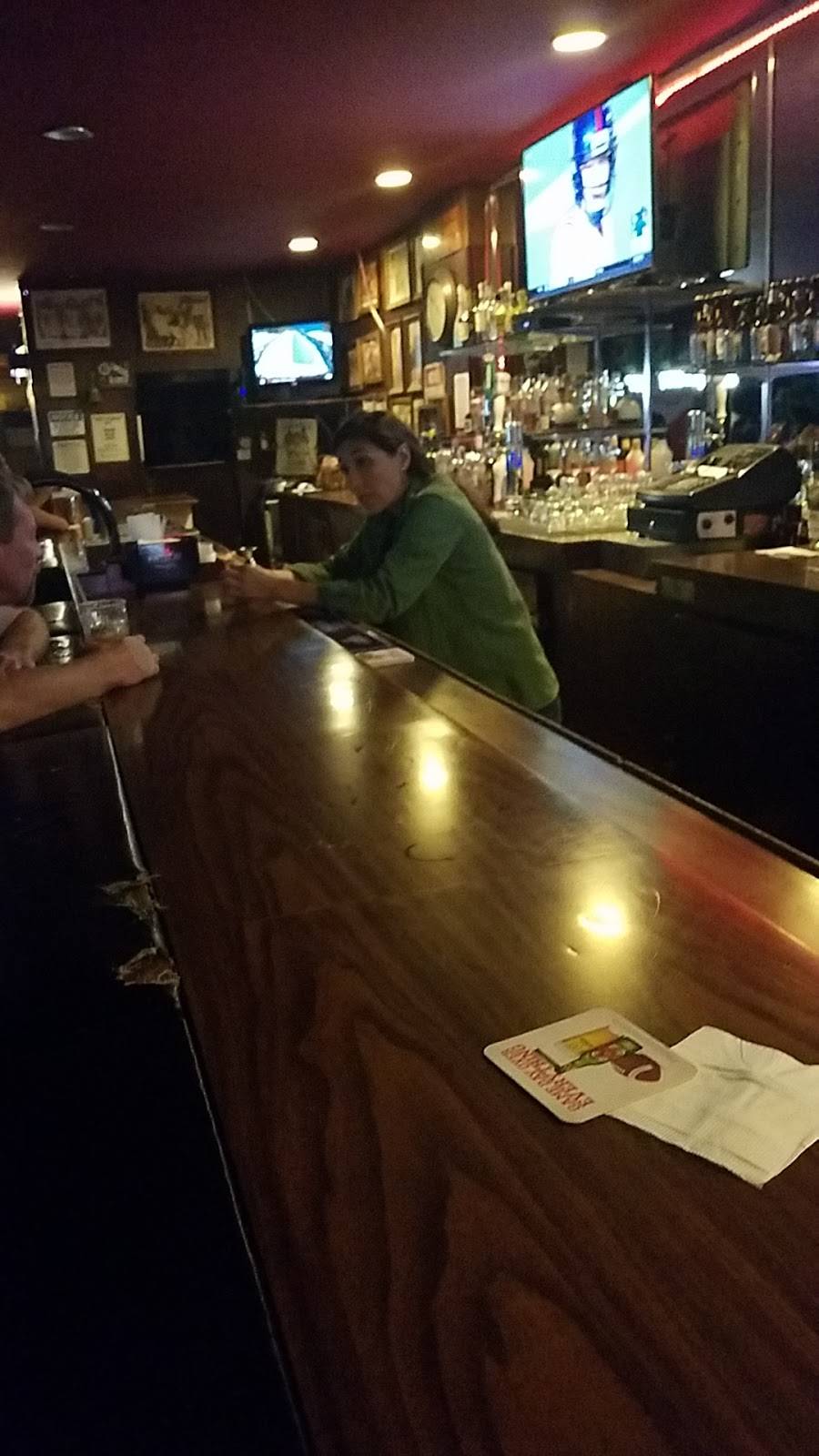 The Den | restaurant | 11437 Hawthorne Blvd, Hawthorne, CA 90250, USA | 3106441416 OR +1 310-644-1416