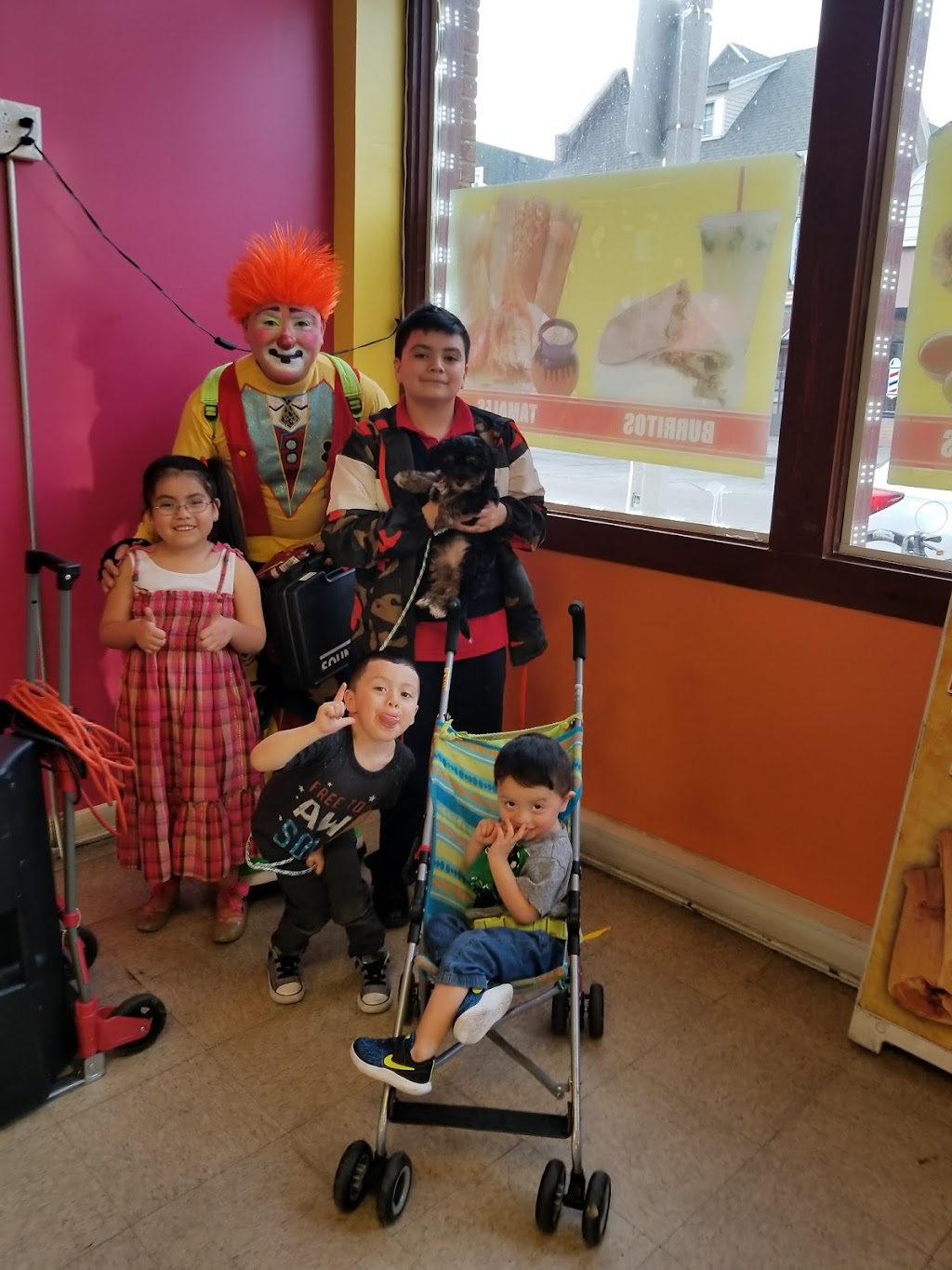 La Monita De Michoacan | restaurant | 1117 W Lincoln Ave, Milwaukee, WI 53215, USA | 4142398660 OR +1 414-239-8660