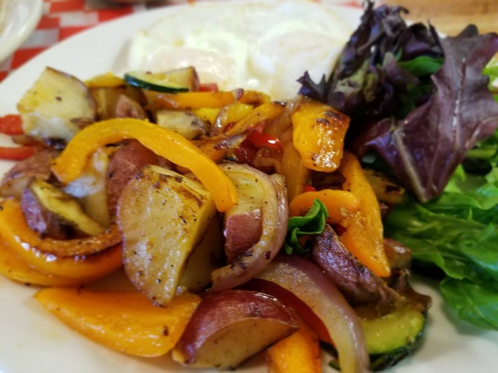 Schuberts Restaurant | restaurant | 128 E Main St, Mt Horeb, WI 53572, USA | 6084373393 OR +1 608-437-3393