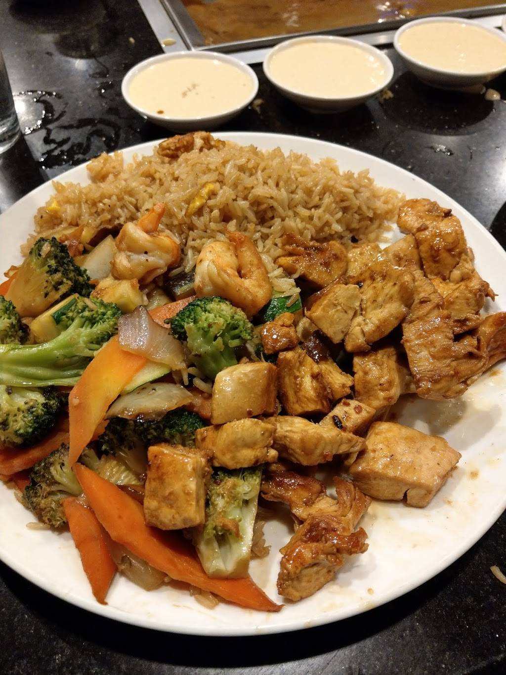 AKI Japanese Restaurant | restaurant | 424 Gateway Ave, Chambersburg, PA 17201, USA | 7172639393 OR +1 717-263-9393