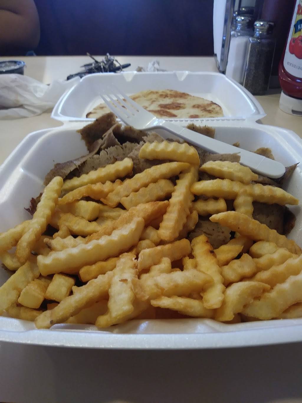 Mickeys Gyros | restaurant | 1701 N Larkin Ave, Crest Hill, IL 60403, USA | 8157304800 OR +1 815-730-4800