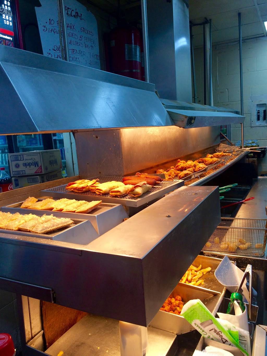 Lisas Chicken | restaurant | 1400 E Long Ave, Fort Worth, TX 76106, USA | 8176261190 OR +1 817-626-1190