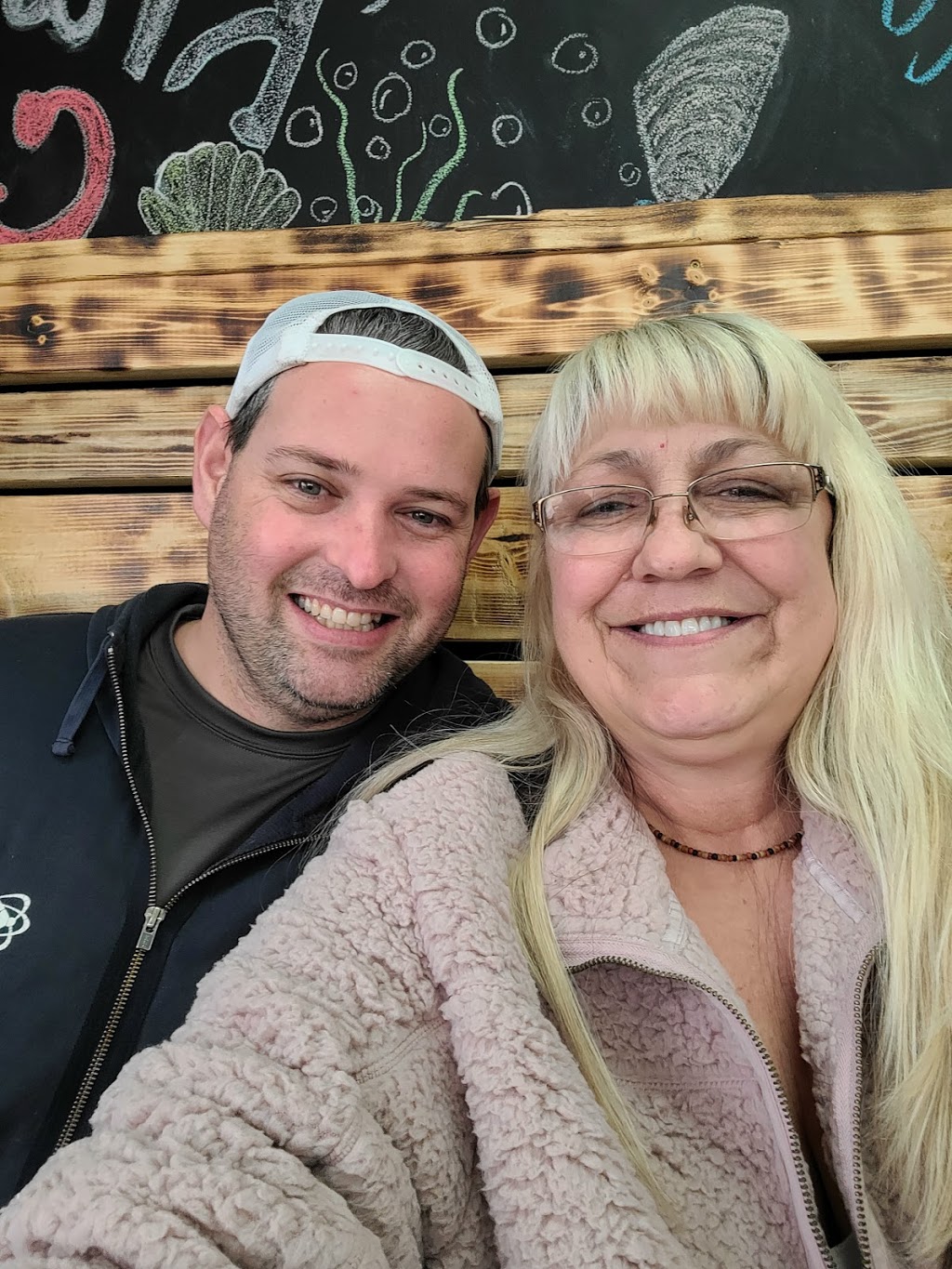 Krackin Cajun Seafood House | restaurant | 3025 S Main St Ste 1, Joplin, MO 64804, USA | 4175407437 OR +1 417-540-7437