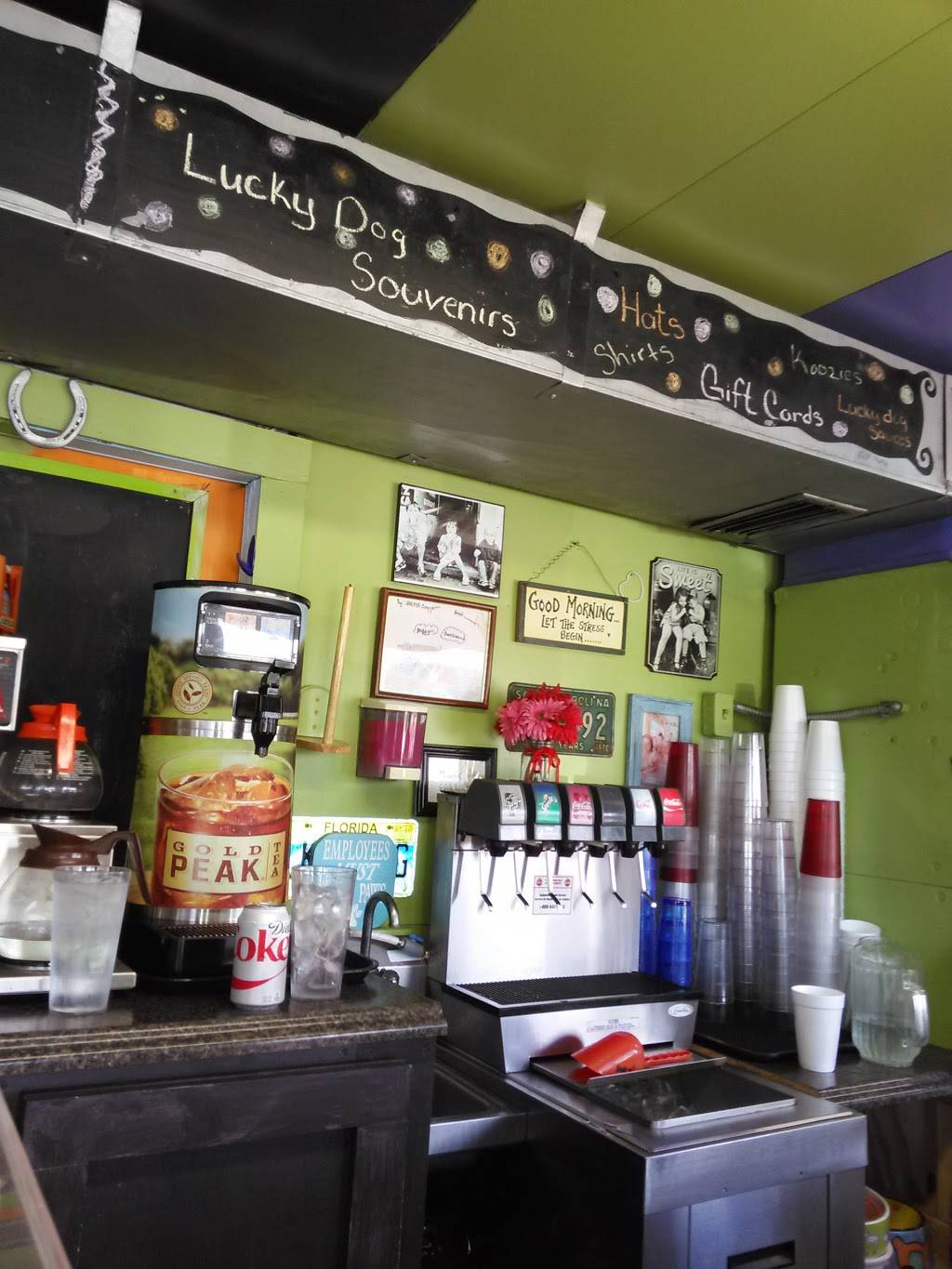 Lucky Dog Diner | restaurant | 602 S Tamiami Trail, Venice, FL 34229, USA | 9414834840 OR +1 941-483-4840