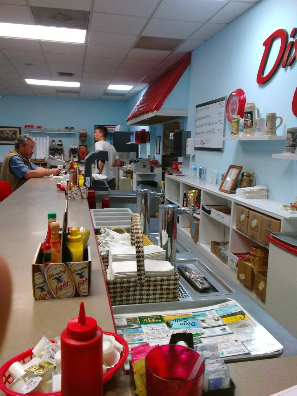 Dixie Grill | restaurant | 3840 SE Dixie Hwy, Stuart, FL 34997, USA | 7722236234 OR +1 772-223-6234