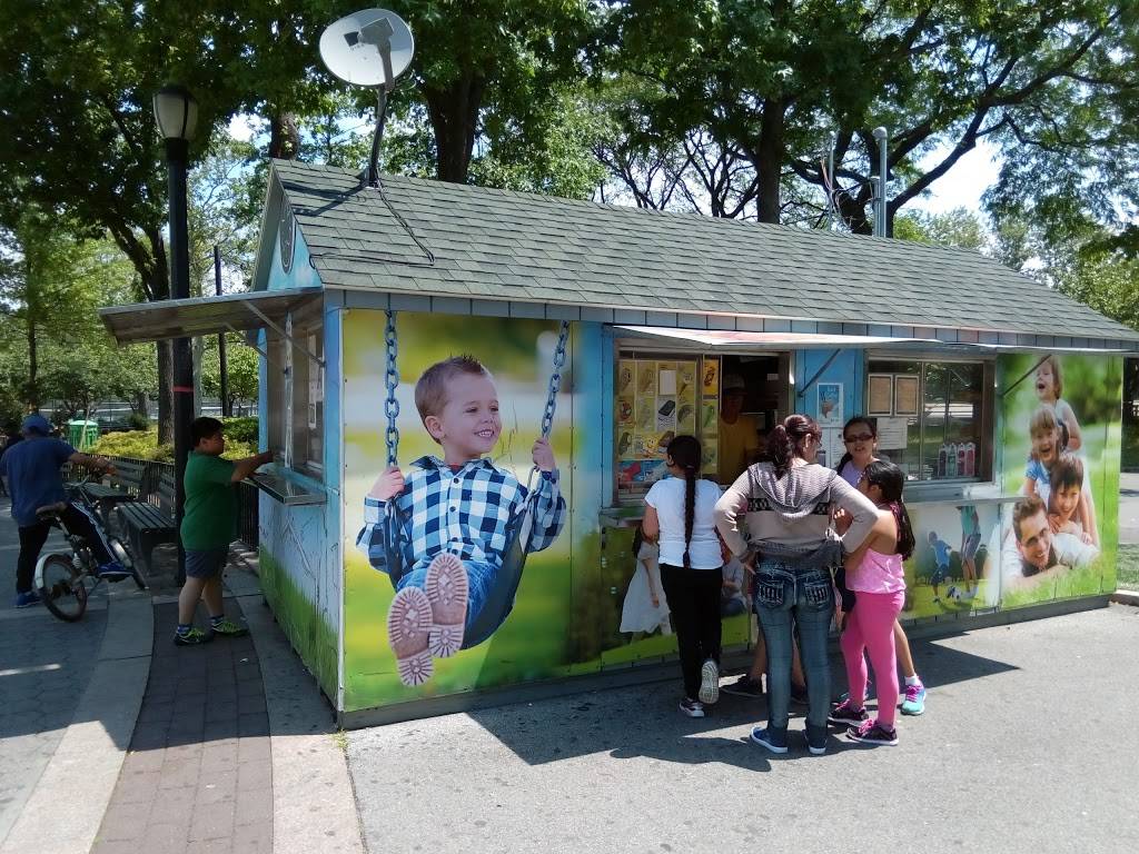 Tommys Doghouse | restaurant | Dinkins Circle, Avenue of Commerce, Corona, NY 11368, USA | 6462294470 OR +1 646-229-4470