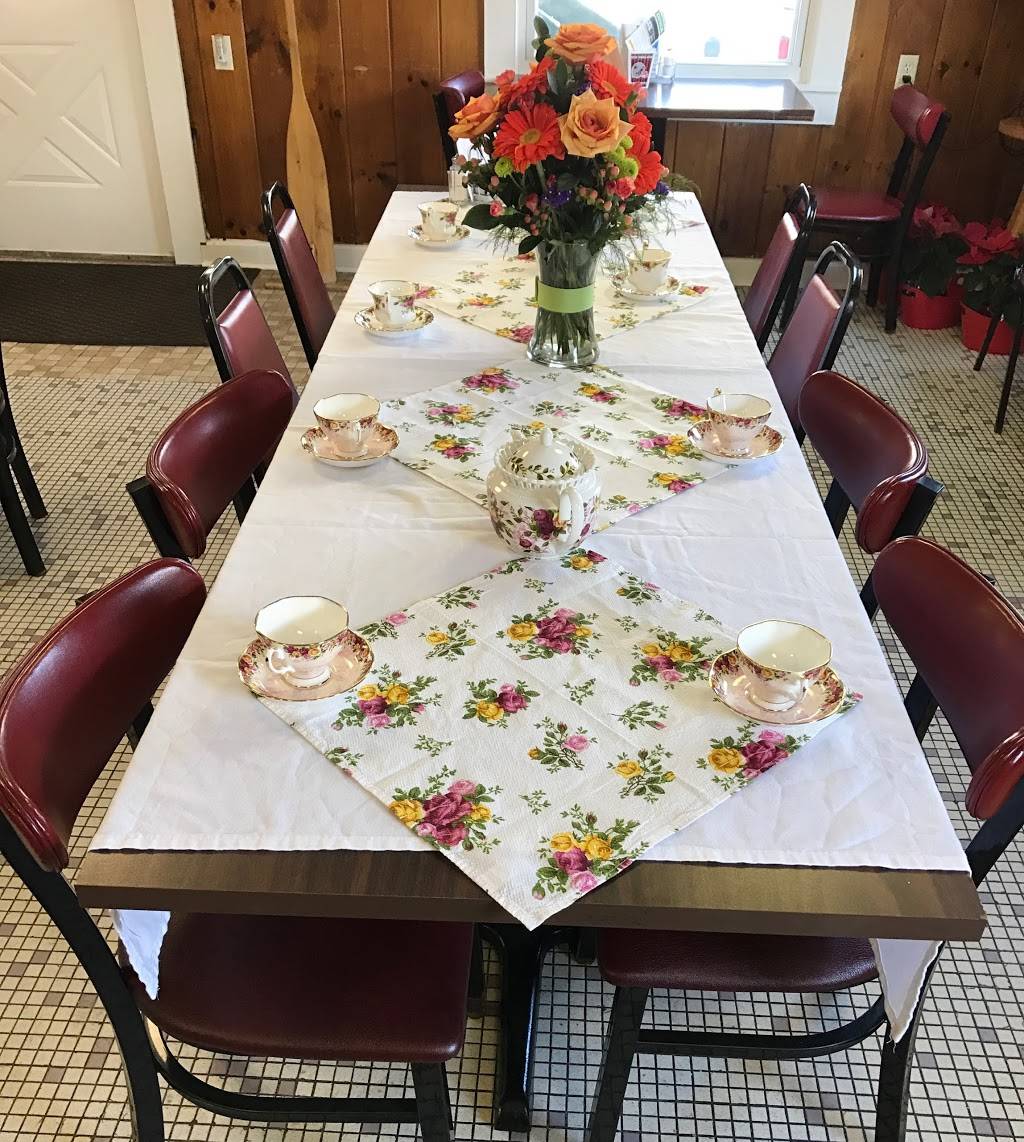 Priscillas Diner | restaurant | 319 Augusta-Rockland Rd, Windsor, ME 04363, USA | 2075494900 OR +1 207-549-4900