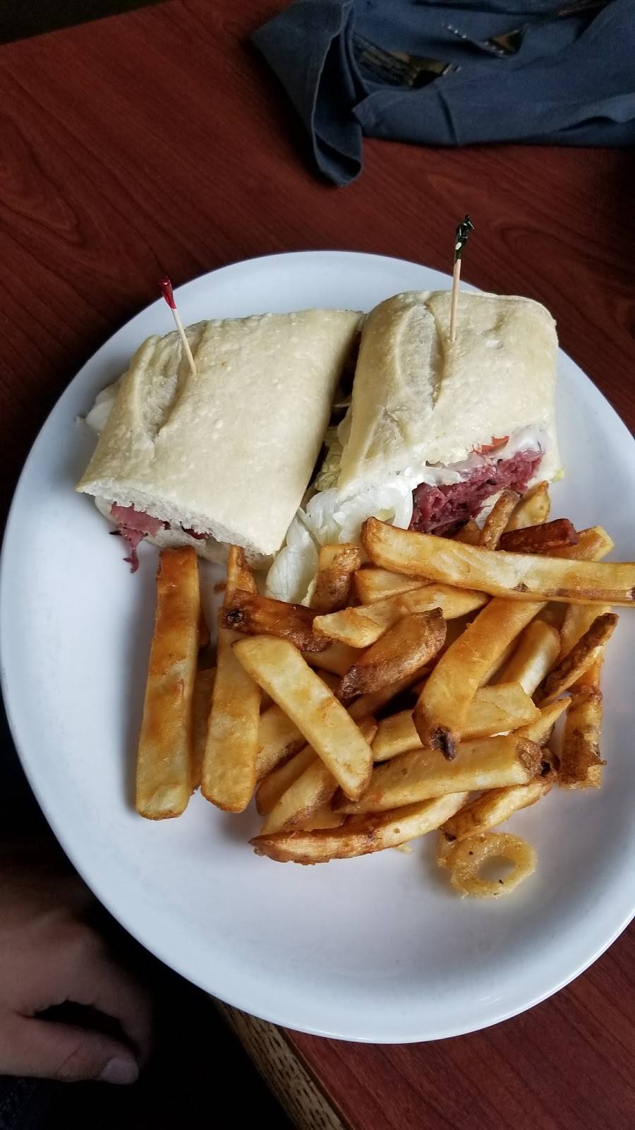 Petes Restaurant & Brewhouse | restaurant | 164 Main St, Woodland, CA 95695, USA | 5306610900 OR +1 530-661-0900