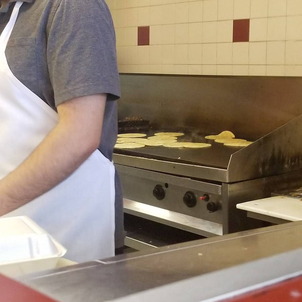 Taqueria Nuevo Jalisco | restaurant | 4011 W Armitage Ave, Chicago, IL 60639, USA | 7734860396 OR +1 773-486-0396