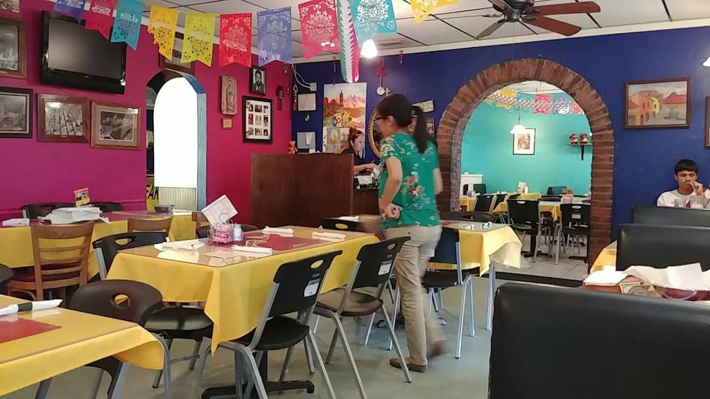 Casa Navarro | restaurant | 11742 Marsh Ln # A, Dallas, TX 75229, USA | 2143570141 OR +1 214-357-0141