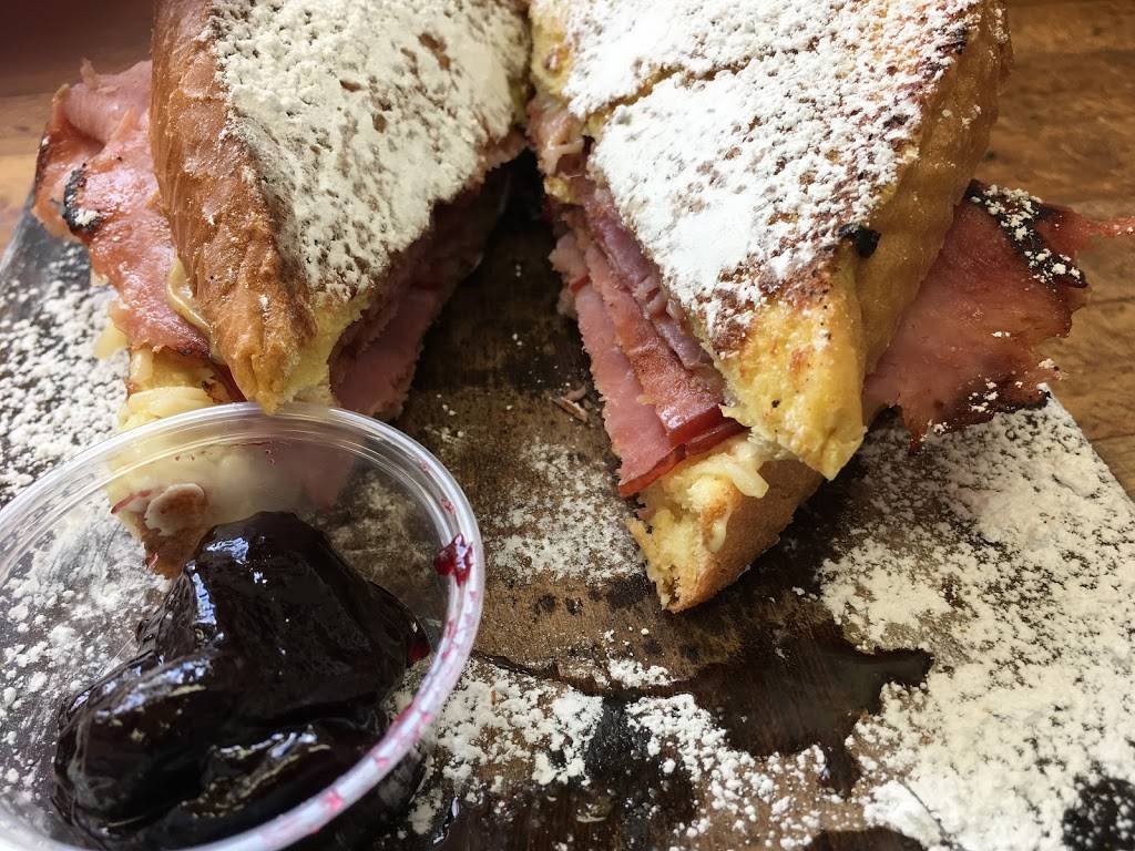 Courtyard Deli | restaurant | 351 Church St, Lexington, KY 40507, USA | 8592523354 OR +1 859-252-3354