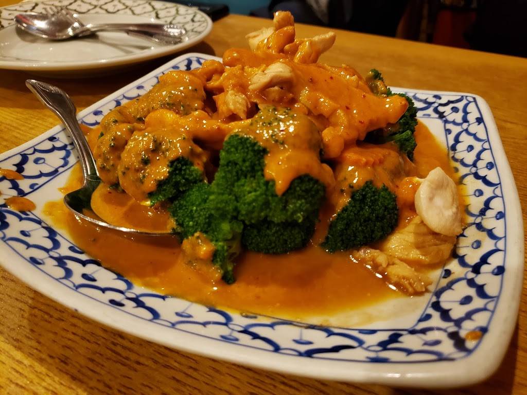 Ruen Thai Restaurant | restaurant | 1470 Eureka Rd, Roseville, CA 95661, USA | 9167741499 OR +1 916-774-1499