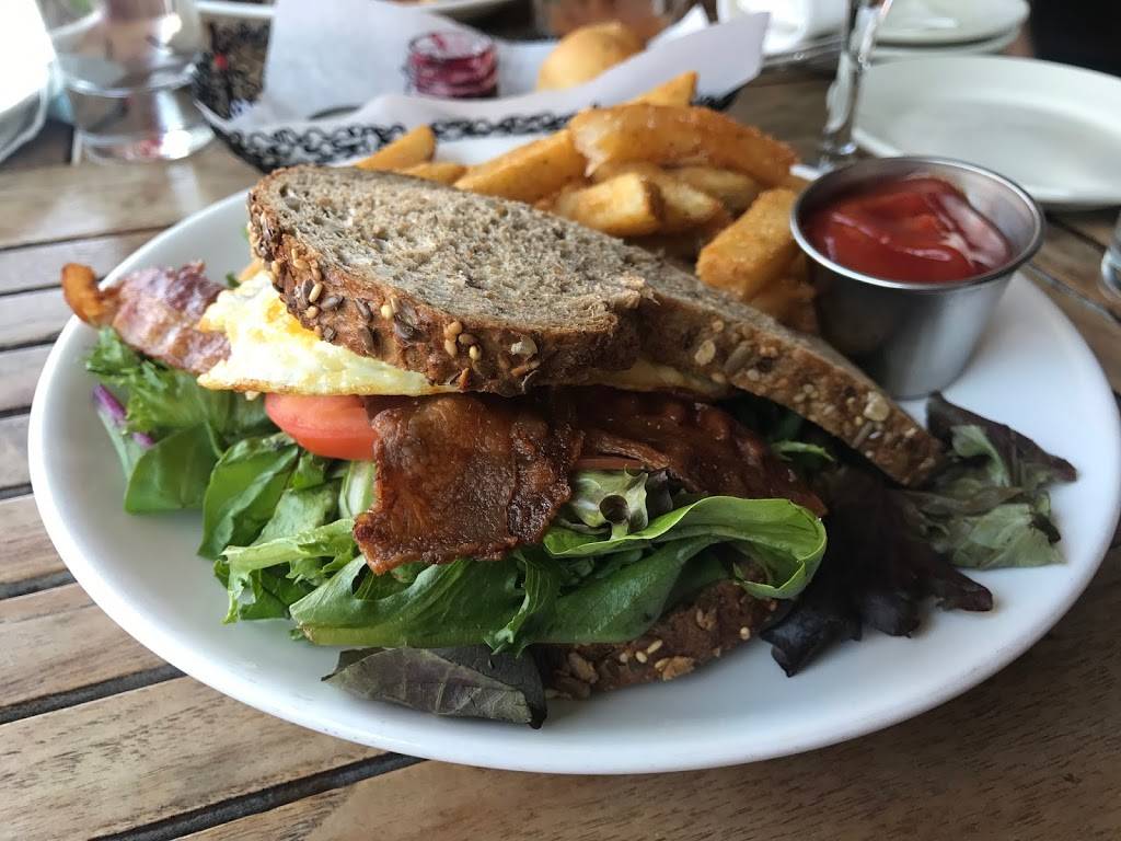 The Brass Rail | restaurant | 135 Washington St, Hoboken, NJ 07030, USA | 2016597074 OR +1 201-659-7074