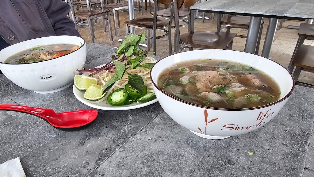 Tin Corner | restaurant | 700 N Market St, Frederick, MD 21701, USA | 2405759374 OR +1 240-575-9374