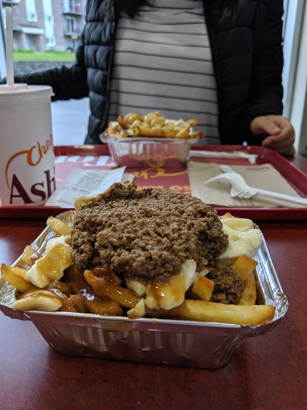 Chez Ashton | restaurant | 6380 Boulevard Wilfrid-Hamel, LAncienne-Lorette, QC G2E 2H9, Canada | 4188724044 OR +1 418-872-4044