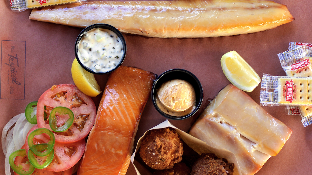 Tropical Smokehouse | restaurant | 3815 S Dixie Hwy, West Palm Beach, FL 33405, USA | 5613232573 OR +1 561-323-2573