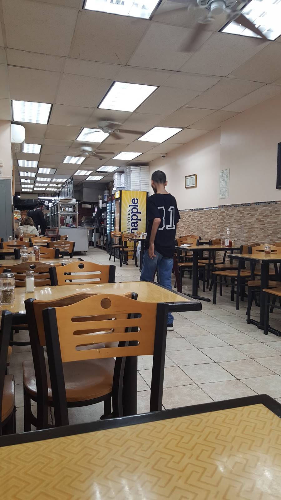 Bennys Famous Pizza | restaurant | 2018, 4514 13th Ave, Brooklyn, NY 11219, USA | 7184382369 OR +1 718-438-2369