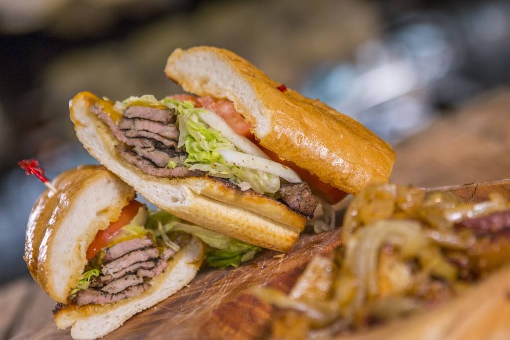 Cluckers Charcoal Chicken | restaurant | 405 Sheridan Rd, Highwood, IL 60040, USA | 8474322582 OR +1 847-432-2582