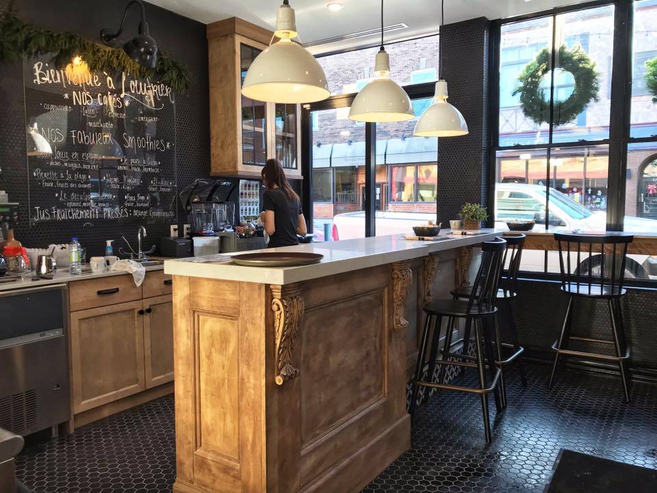 LOeufrier Lachine | restaurant | 830 Rue Notre Dame, Lachine, QC H8S 2B7, Canada | 5143006383 OR +1 514-300-6383