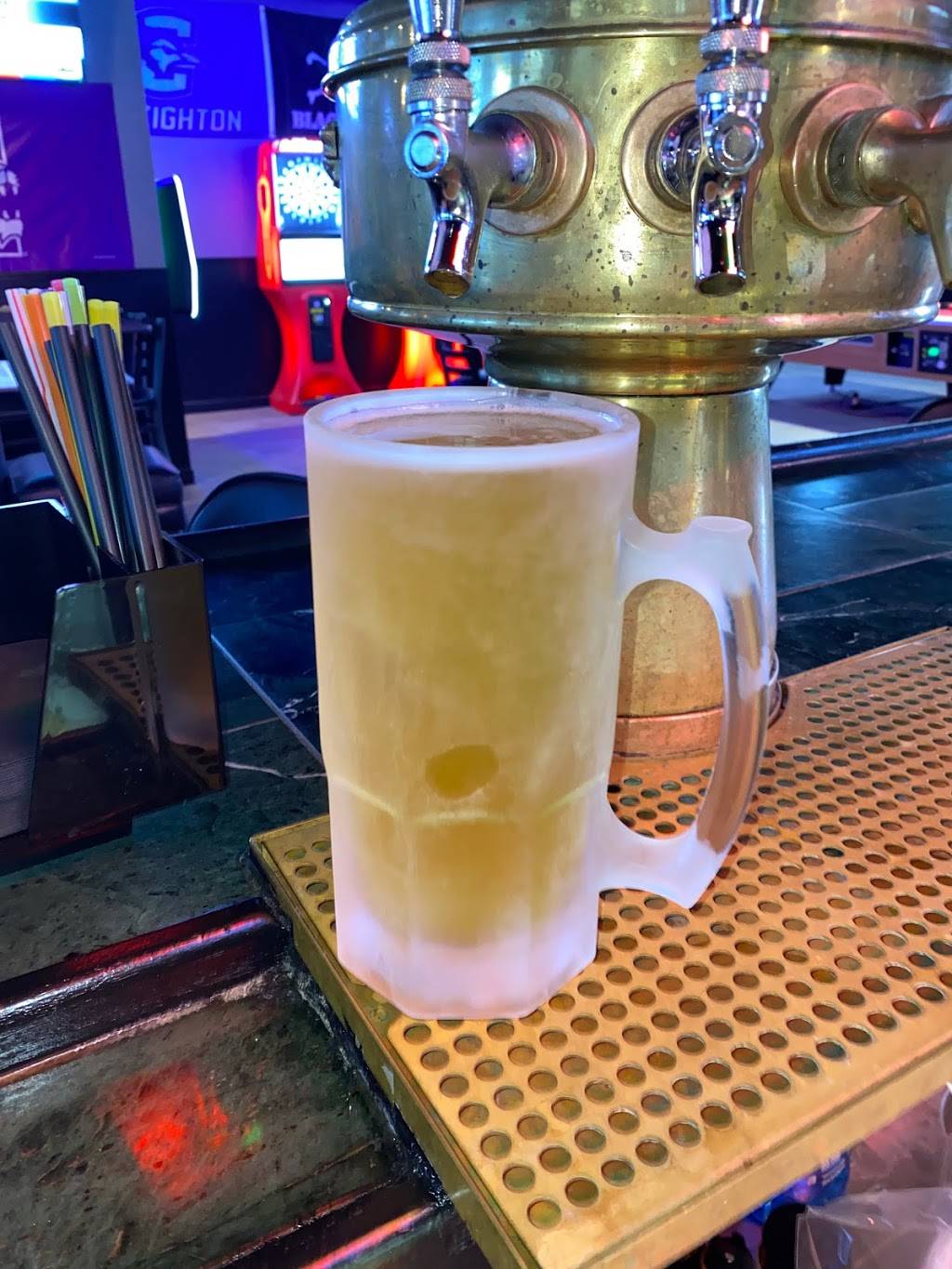 End Zone Lounge | restaurant | 8525 Park Dr, Ralston, NE 68127, USA | 4029169502 OR +1 402-916-9502