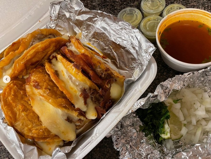 QuesaBirria Jalisco | restaurant | 7200 W Addison St, Chicago, IL 60634, USA | 3128906364 OR +1 312-890-6364