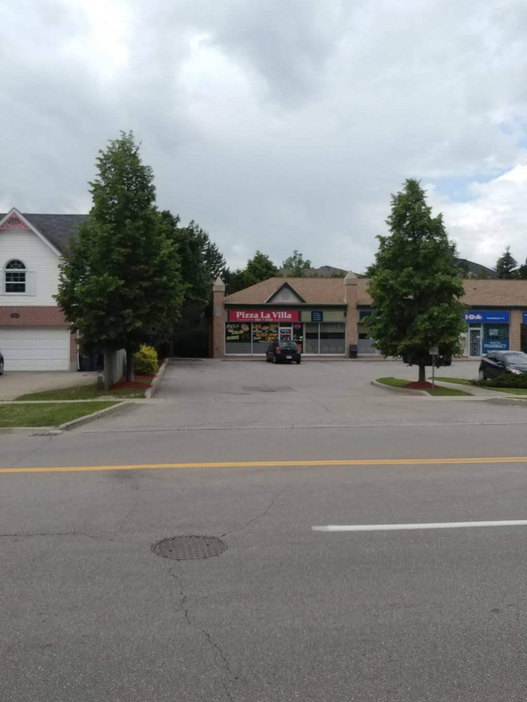 Pizza La Villa | restaurant | 115 Downey Rd, Guelph, ON N1C 1A2, Canada | 5198232121 OR +1 519-823-2121
