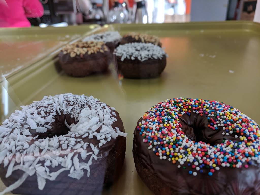 Clifton Donut Shop | bakery | 2317 Brownsboro Rd, Louisville, KY 40206, USA | 5027496896 OR +1 502-749-6896