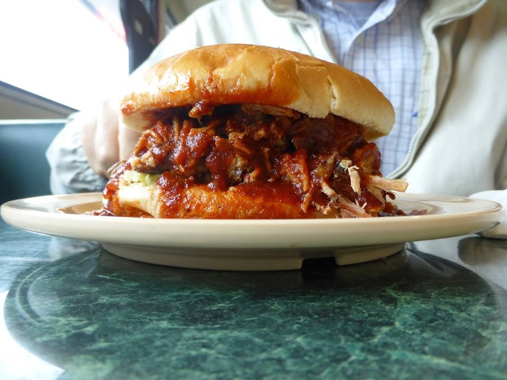 Jim Neelys Interstate Bar-B-Q | restaurant | 150 Stateline Rd W, Southaven, MS 38671, USA | 6623935699 OR +1 662-393-5699