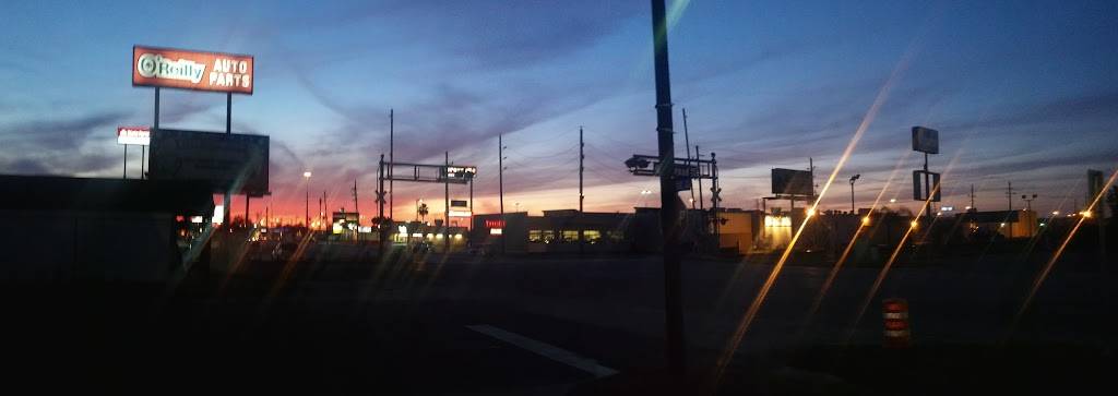 Hartz Chicken Buffet | restaurant | 210 1st St E, Humble, TX 77338, USA | 2814460320 OR +1 281-446-0320