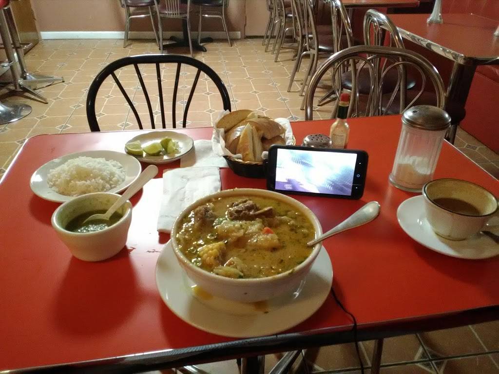 IL Paradiso Restaurant | restaurant | 6212, 1108 Summit Ave, Union City, NJ 07087, USA | 2018678222 OR +1 201-867-8222