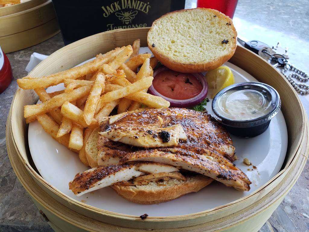 Fishlips Waterfront Bar & Grill | restaurant | 610 Glen Cheek Dr, Port Canaveral, FL 32920, USA | 3217844533 OR +1 321-784-4533