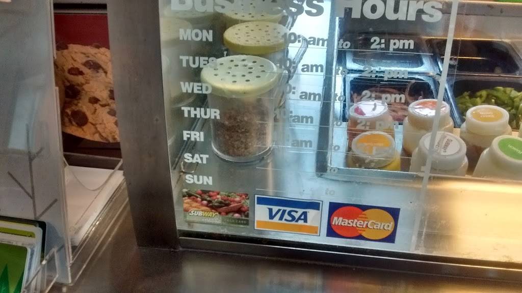 Subway | restaurant | 1 S Park St, Madison, WI 53715, USA | 6082872274 OR +1 608-287-2274