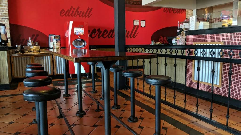 Bullritos | restaurant | 1820 E NASA Pkwy, Houston, TX 77058, USA | 2813330300 OR +1 281-333-0300