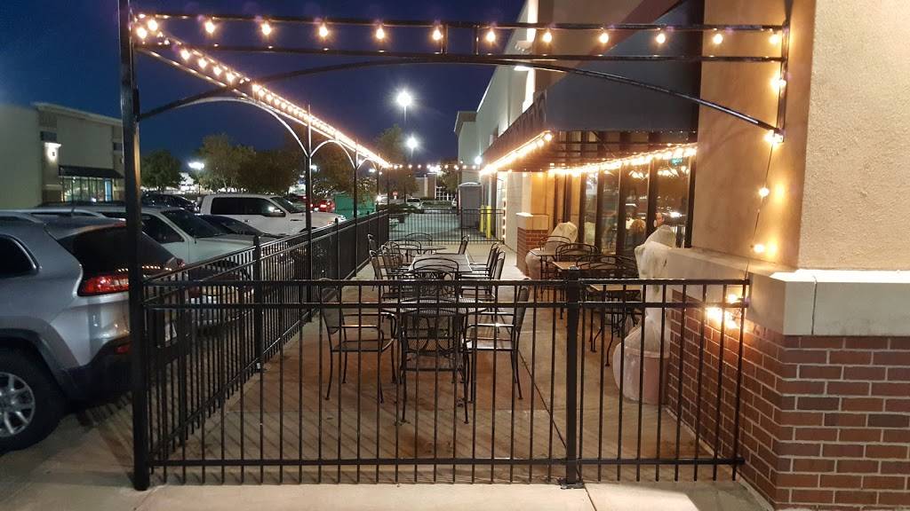 Avivo Brick Oven Pizzeria | restaurant | #101, 2441 N Maize Rd, Wichita, KS 67205, USA | 3165585555 OR +1 316-558-5555