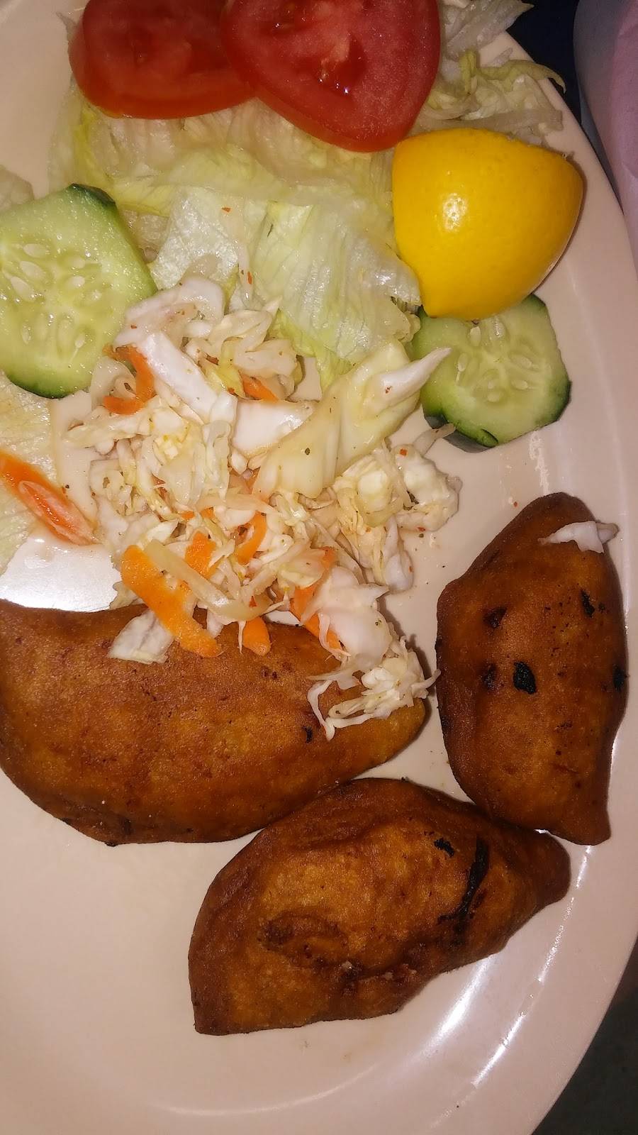 Restaurante y Pupuseria Azucena | restaurant | 2621 Saturn Ave, Huntington Park, CA 90255, USA | 3235810661 OR +1 323-581-0661