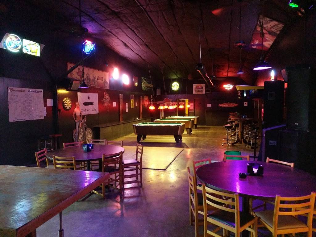 Neon Moon Restaurant and Social Club | restaurant | 4672 TX-154, Yantis, TX 75497, USA | 9033837008 OR +1 903-383-7008