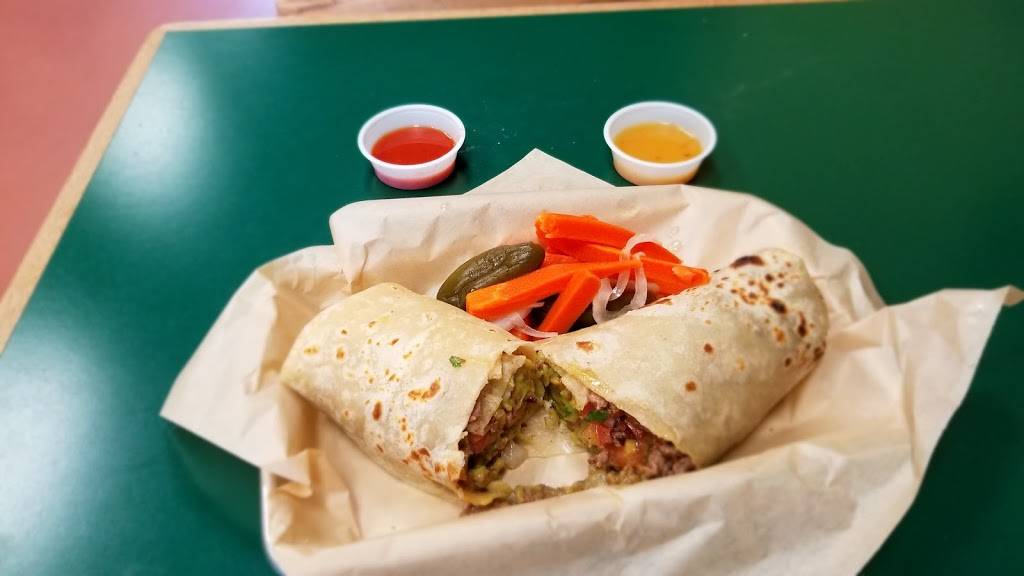 Primos Mexican Food & Cantina | restaurant | 1348 W Valley Pkwy, Escondido, CA 92029, USA | 7607358226 OR +1 760-735-8226