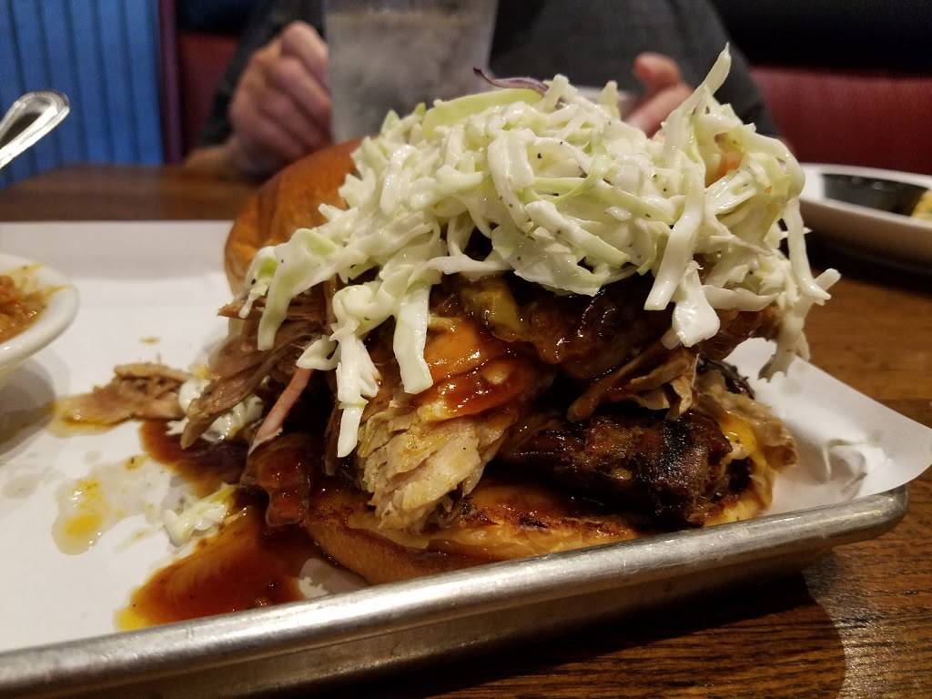 Horse Thief Hollow | restaurant | 10426 S Western Ave, Chicago, IL 60643, USA | 7737792739 OR +1 773-779-2739