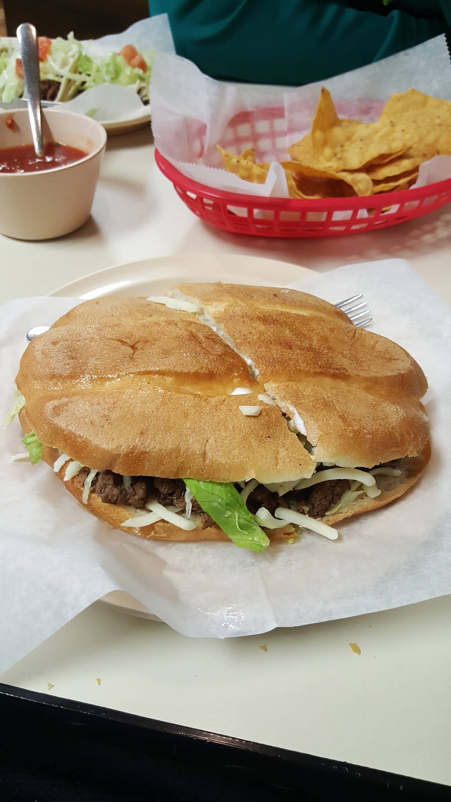 Los Burritos Tapatios | restaurant | 3285 E Ogden Ave, Lisle, IL 60532, USA | 6305483320 OR +1 630-548-3320