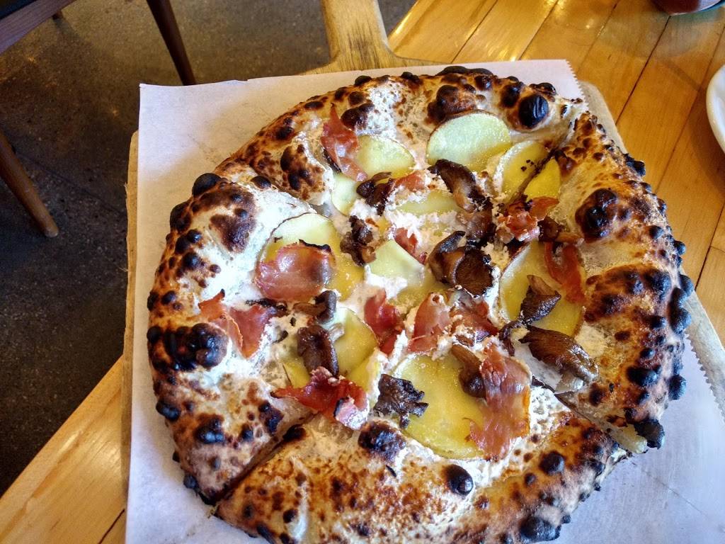 Via Farina | restaurant | 1108 S 10th St, Omaha, NE 68108, USA | 4025029880 OR +1 402-502-9880