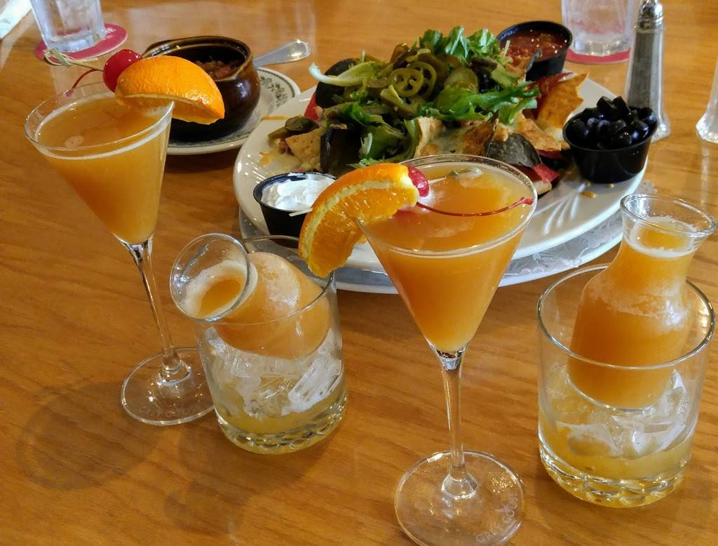 Onions Pub and Restaurant | restaurant | 255 Main St, Tilton, NH 03276, USA | 6032867774 OR +1 603-286-7774